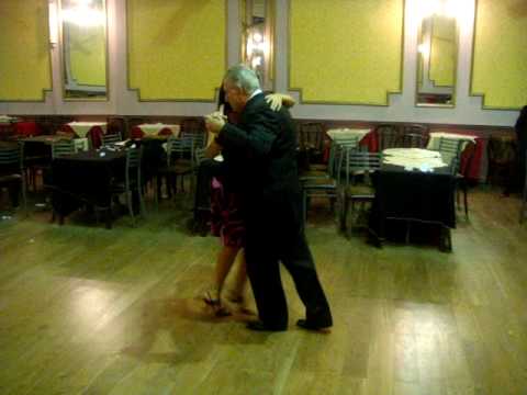Florencia Bellozo y Roberto Fortunato “Tiburon” (Pocas palabras, tango)