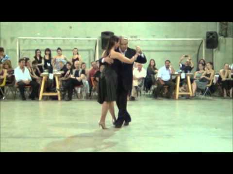 LAURA GRANDI y EDUARDO PAREJA “PAREJITA” bailando el tango UNA EMOCION en la MILONGA DEL MORAN
